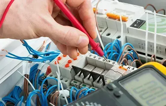 Professional electrician in Kilburn
